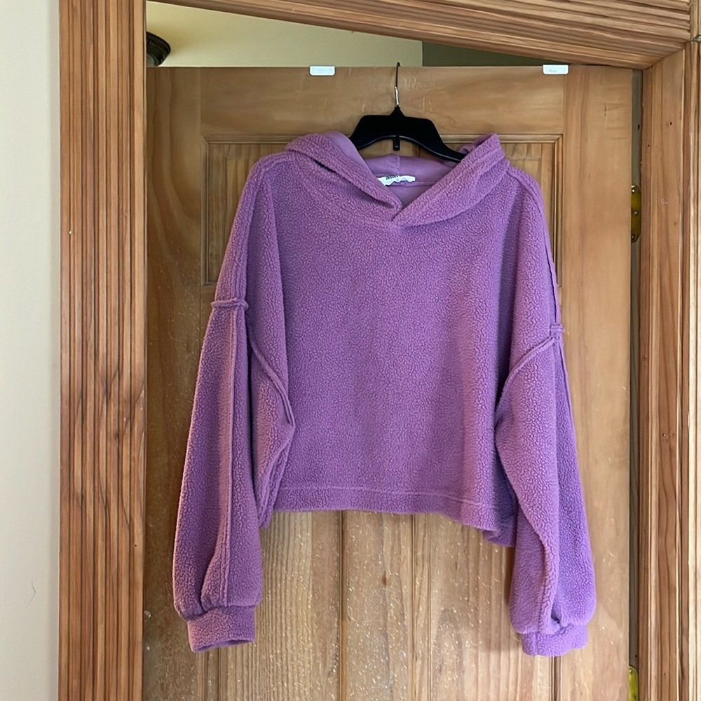 Fuzzy cropped hoodie